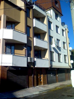 Asparuhov Guest Rooms and Apartments